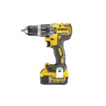 Wiertarko-wkrętarka z udarem 18V XR + 32-elementowy zestaw do wkręcania
