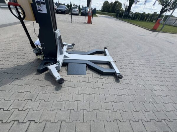 PODNOŚNIK Jednokolumnowy MOBILNY 2500kg 230V GRUBBER