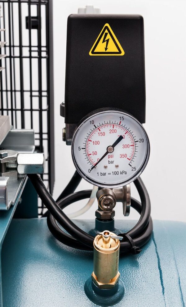 Kompresor dwutłokowy K 100-450 14 bar 3 KM/2.2 kW 400V 238 l/min 100 l Airpress