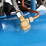 Mały kompresor L 6-105 8 bar + zestaw z pistoletem do przedmuchu i wężem pneumatycznym Airpress